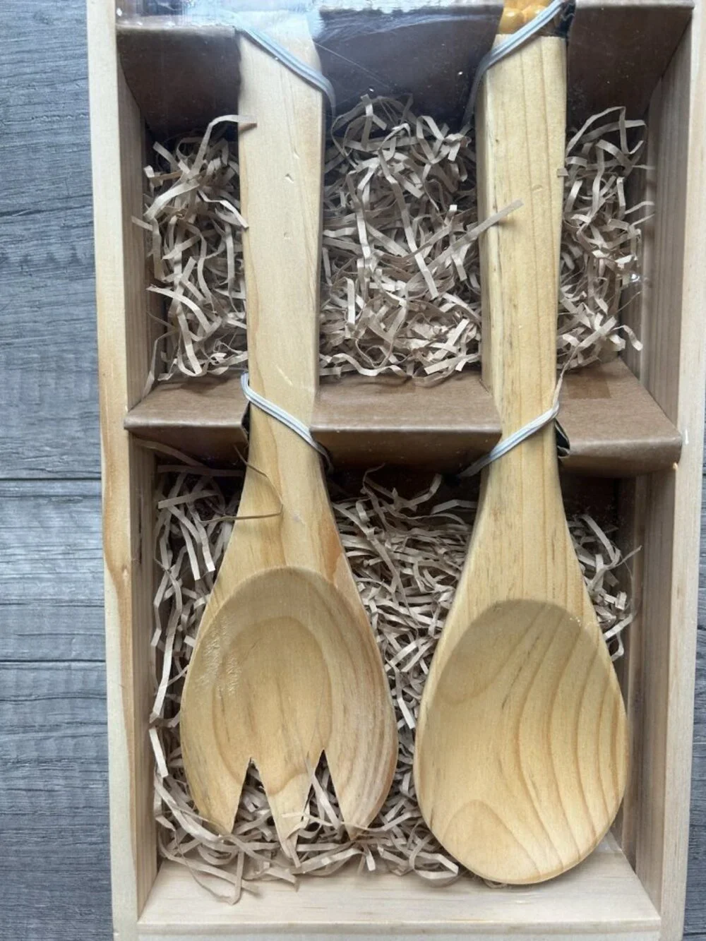 Disney Store Simply Winnie Pooh Tigger Wooden Salad Serving Set Spoon Fork NIB